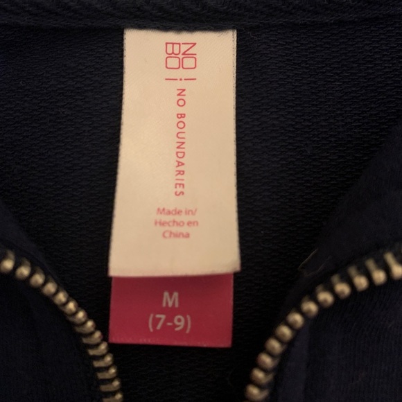 Quarter zip sporty love top with detailed sleeves size medium - Picture 4 of 4